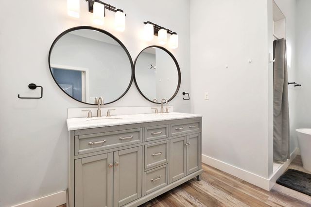 408 E 8th St, Newton, KS 67114