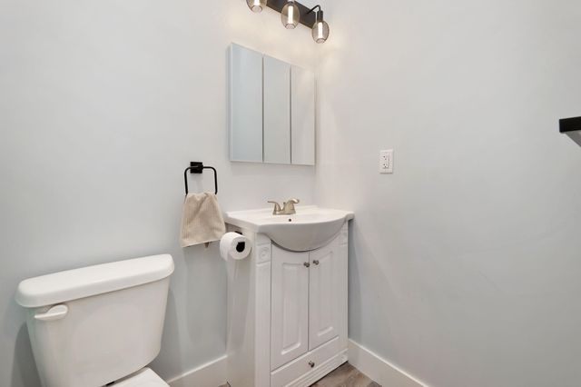 408 E 8th St, Newton, KS 67114