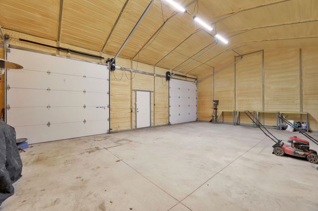 408 E 8th St, Newton, KS 67114