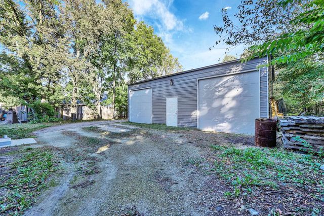 408 E 8th St, Newton, KS 67114