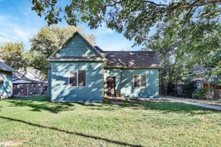 408 E 8th St, Newton, KS 67114