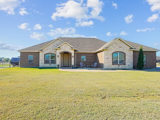 5520 Littlefield Drive, Ponder, TX 76247