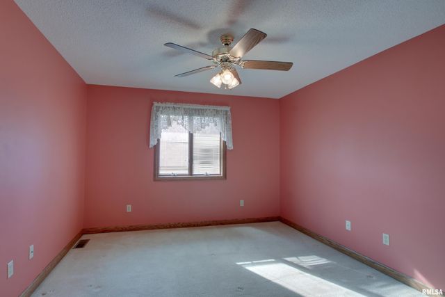 3130 Acadia Way, Quincy, IL 62305