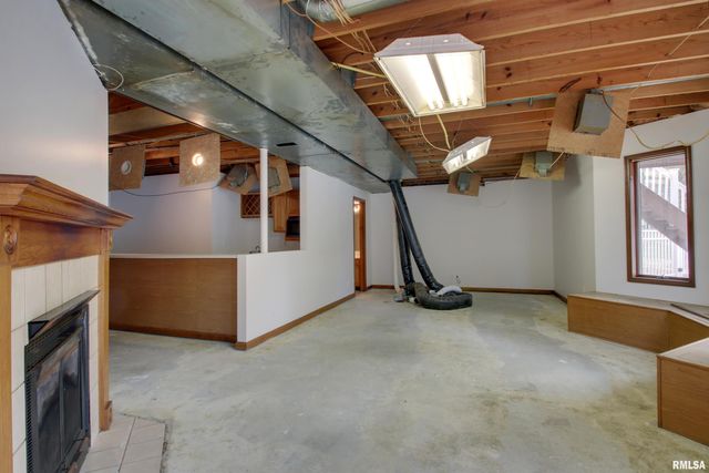 3130 Acadia Way, Quincy, IL 62305