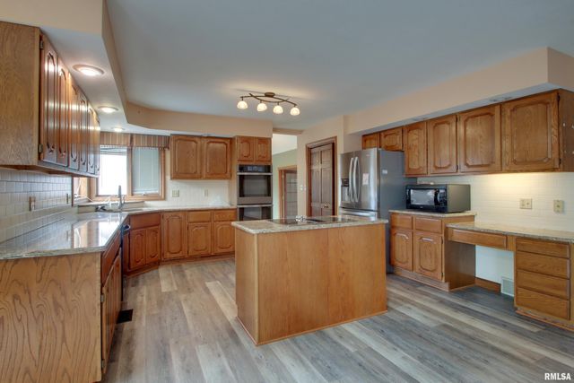 3130 Acadia Way, Quincy, IL 62305