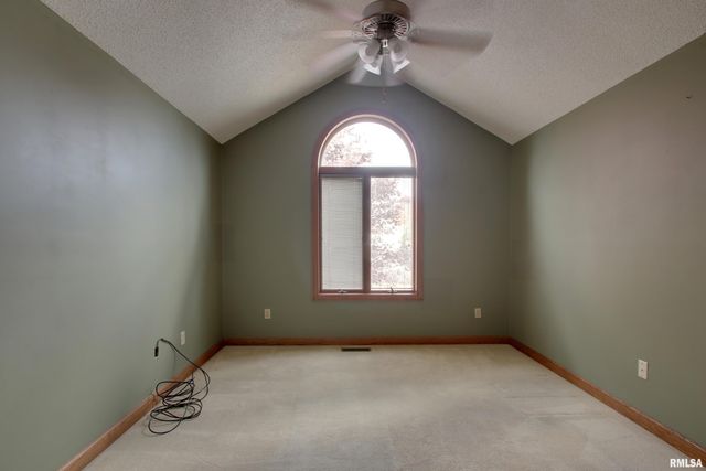 3130 Acadia Way, Quincy, IL 62305