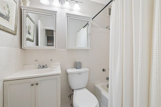 336 W Wellington Street 703, Chicago, IL 60657