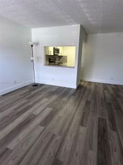 10049 Winding Lake Road 103, Sunrise, FL 33351