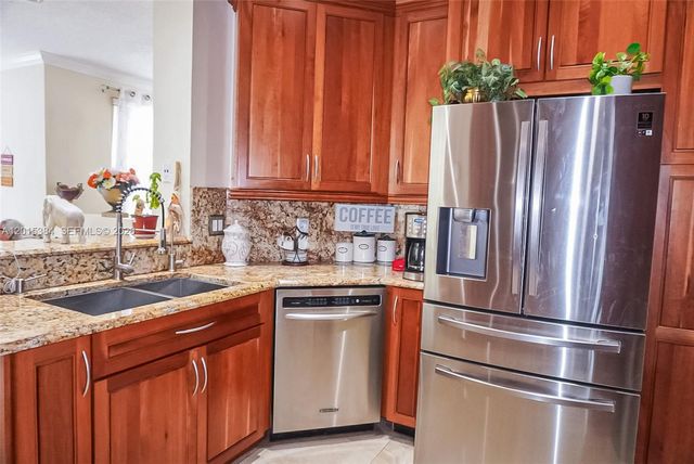 6864 Sugarloaf Key St, Lake Worth, FL 33467