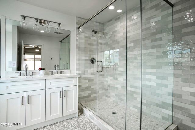 2509 E COOLIDGE Street, Phoenix, AZ 85016