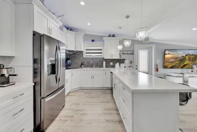 2301 Yellowtail Dr, Marathon, FL 33050