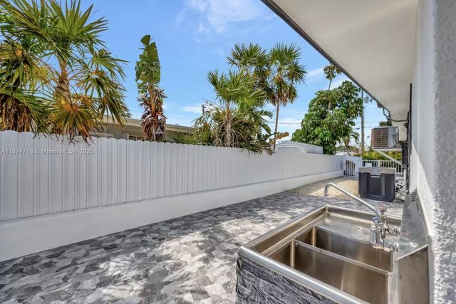 2301 Yellowtail Dr, Marathon, FL 33050