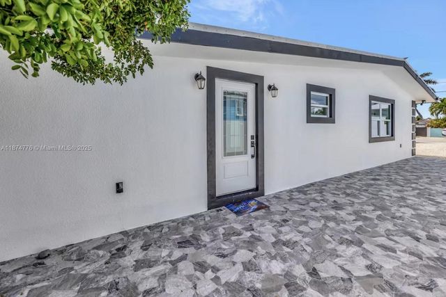 2301 Yellowtail Dr, Marathon, FL 33050