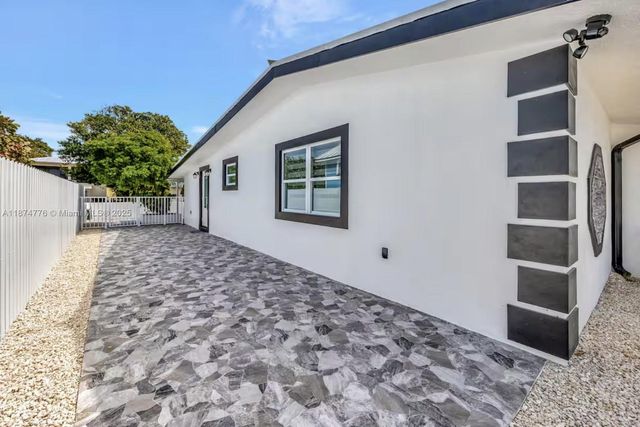 2301 Yellowtail Dr, Marathon, FL 33050