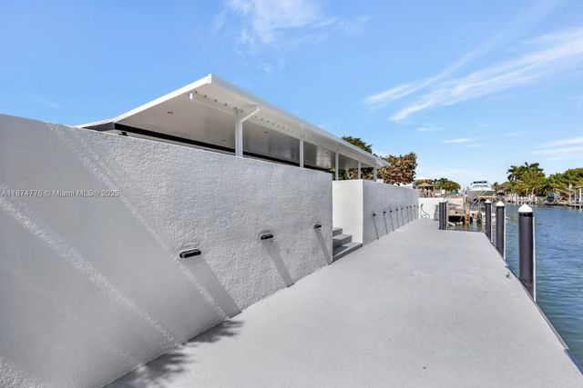 2301 Yellowtail Dr, Marathon, FL 33050