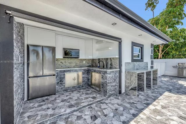 2301 Yellowtail Dr, Marathon, FL 33050