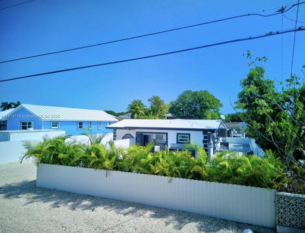 2301 Yellowtail Dr, Marathon, FL 33050