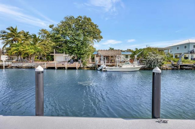 2301 Yellowtail Dr, Marathon, FL 33050