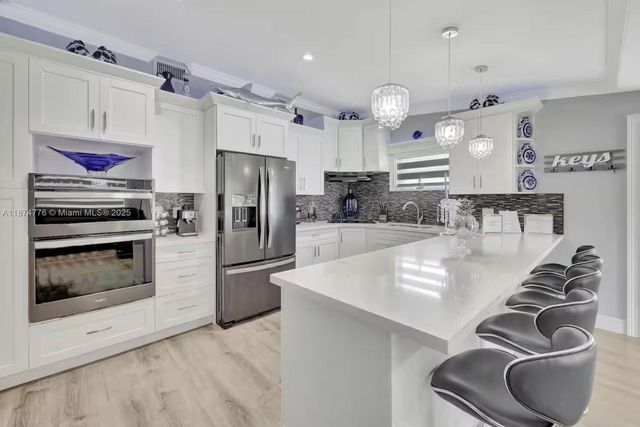 2301 Yellowtail Dr, Marathon, FL 33050