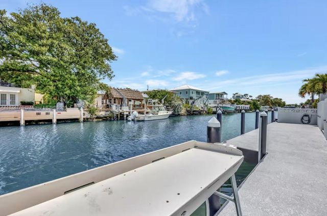 2301 Yellowtail Dr, Marathon, FL 33050