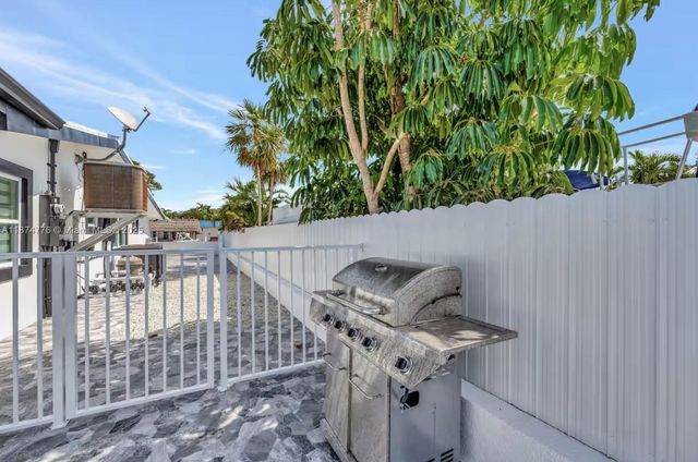 2301 Yellowtail Dr, Marathon, FL 33050