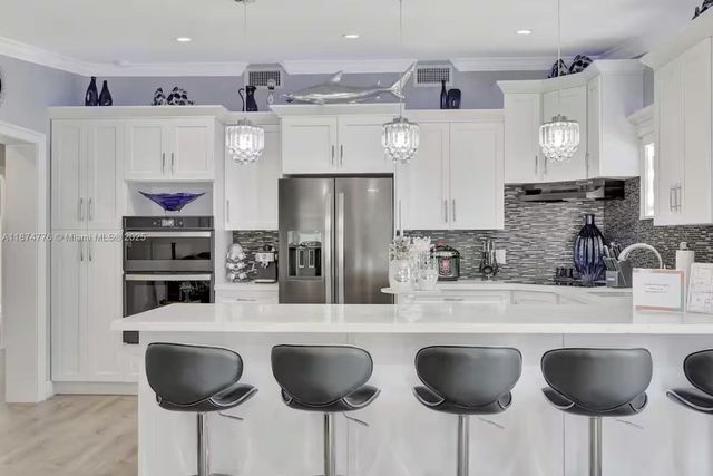 2301 Yellowtail Dr, Marathon, FL 33050