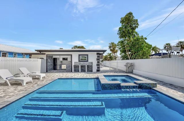 2301 Yellowtail Dr, Marathon, FL 33050