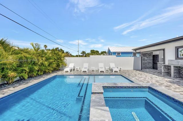 2301 Yellowtail Dr, Marathon, FL 33050