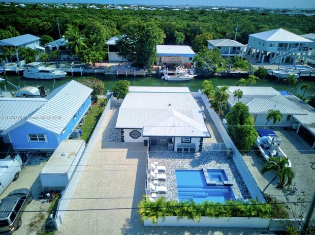 2301 Yellowtail Dr, Marathon, FL 33050