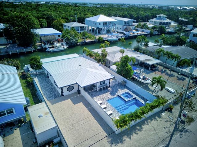 2301 Yellowtail Dr, Marathon, FL 33050