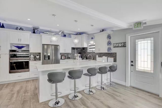 2301 Yellowtail Dr, Marathon, FL 33050