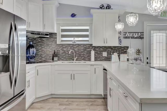 2301 Yellowtail Dr, Marathon, FL 33050