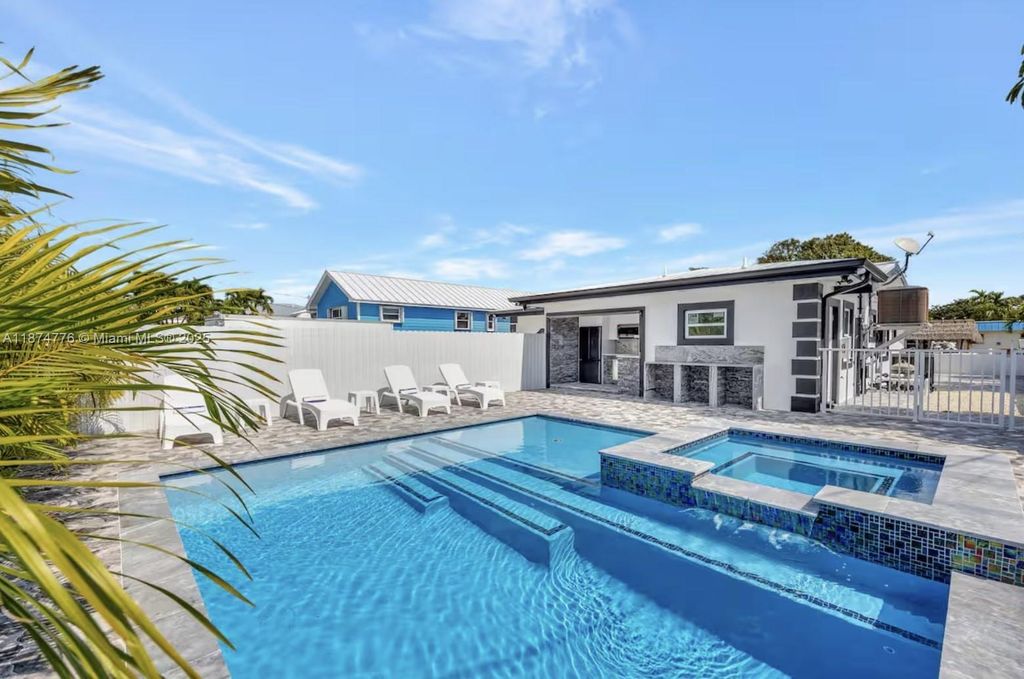 2301 Yellowtail Dr, Marathon, FL 33050