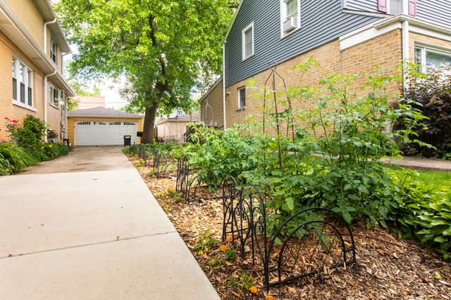 1605 S Fairview Avenue, Park Ridge, IL 60068