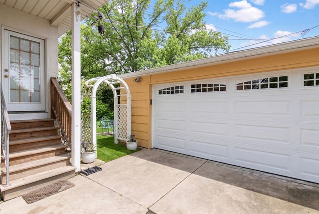 1605 S Fairview Avenue, Park Ridge, IL 60068