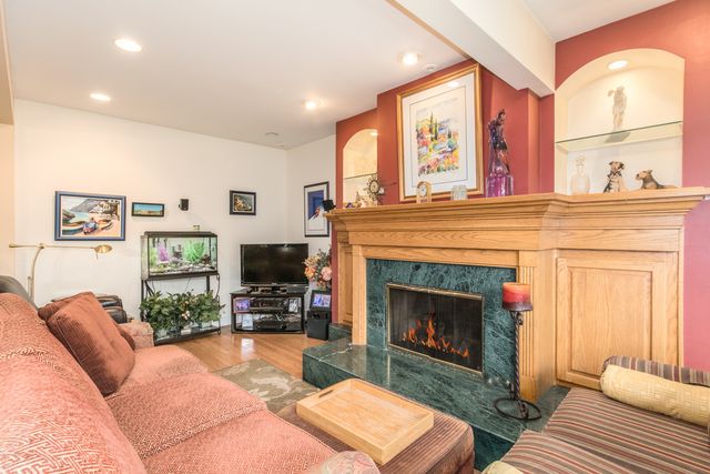 1605 S Fairview Avenue, Park Ridge, IL 60068