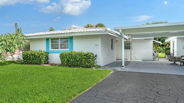 1523 LAKESIDE DRIVE 15, Venice, FL 34293