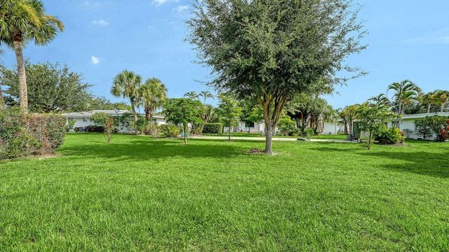 1523 LAKESIDE DRIVE 15, Venice, FL 34293