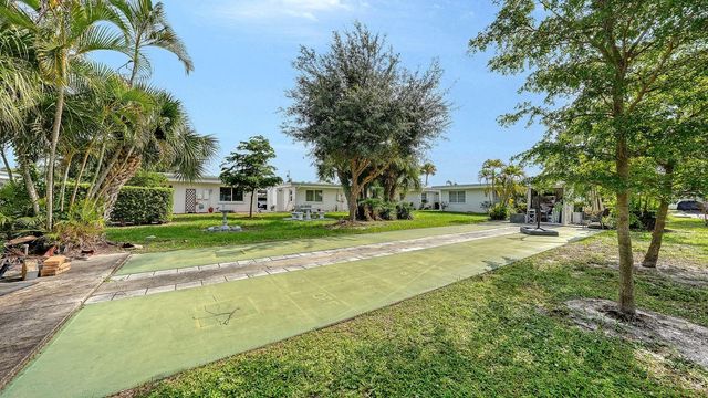 1523 LAKESIDE DRIVE 15, Venice, FL 34293