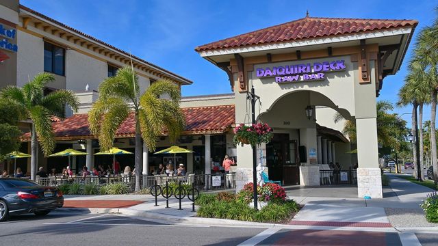 1523 LAKESIDE DRIVE 15, Venice, FL 34293