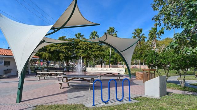 1523 LAKESIDE DRIVE 15, Venice, FL 34293
