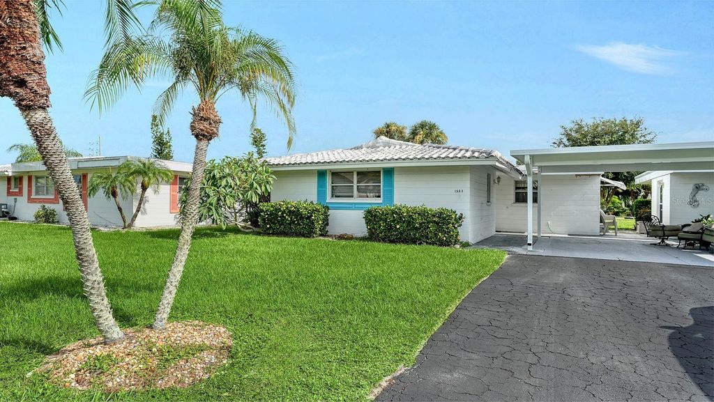 1523 LAKESIDE DRIVE 15, Venice, FL 34293