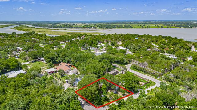 2716 Forest Park Drive, Granbury, TX 76048