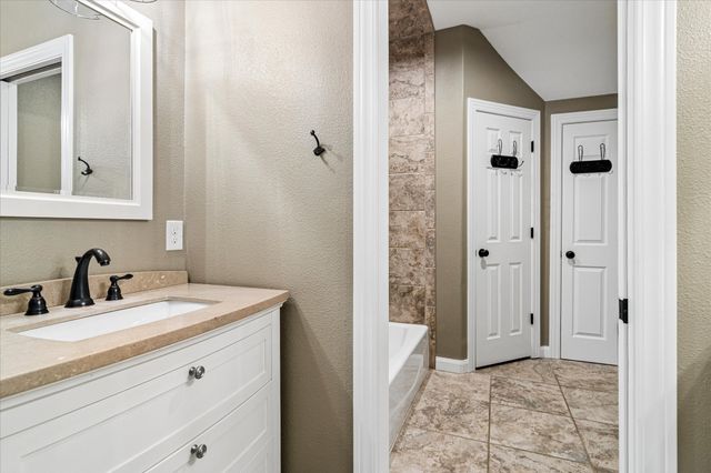 1081 Schneider Road, Howe, TX 75459