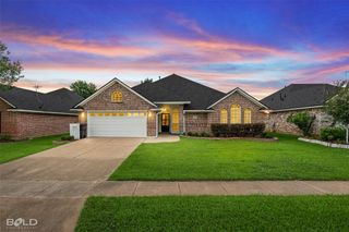 6004 Braeburn Court, Bossier City, LA 71111