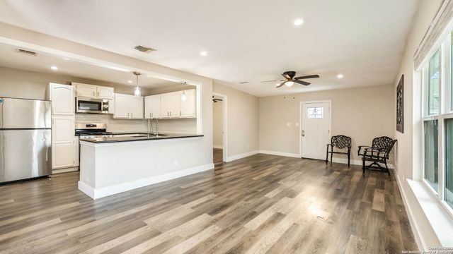 306 Hermine, San Antonio, TX 78212