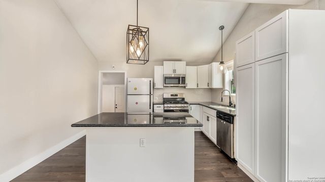 306 Hermine, San Antonio, TX 78212