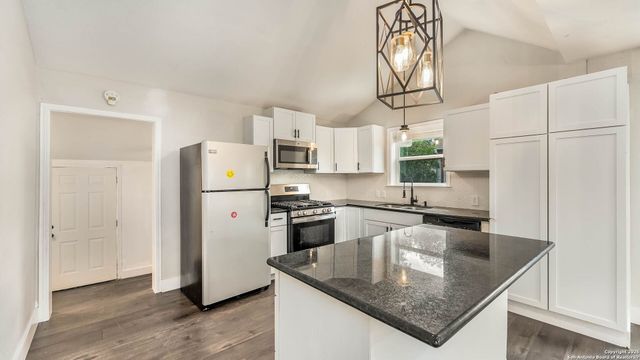 306 Hermine, San Antonio, TX 78212