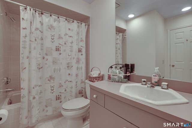 12 Boulevard Drive 24-145, Danbury, CT 06810