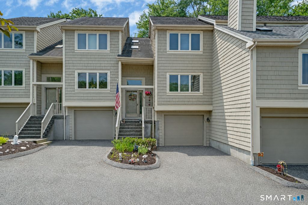12 Boulevard Drive 24-145, Danbury, CT 06810
